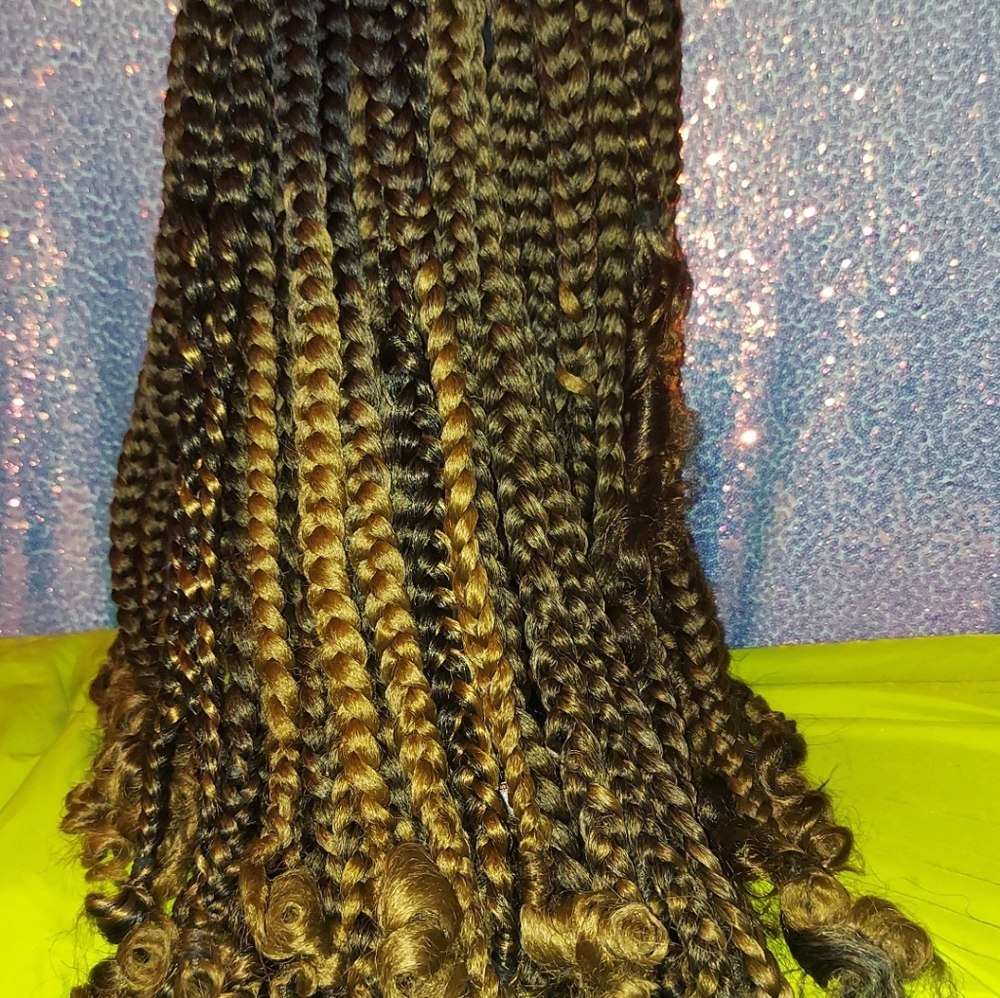 Wig - Picture 2 of 2